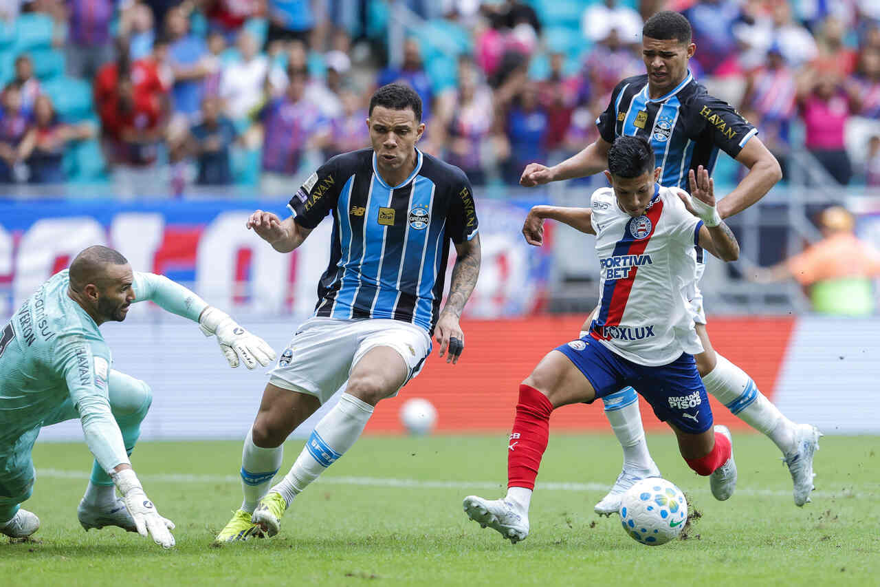 Imagem da noticia Em jogo tenso, Bahia e Grêmio ficam no empate pelo Brasileirão