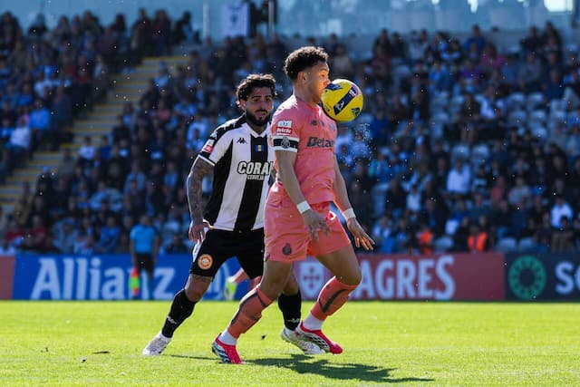 Porto, no Funchal, vence o Nacional e segue com folga na ponta do Português Porto, no Funchal, vence o Nacional e segue com folga na ponta do Português