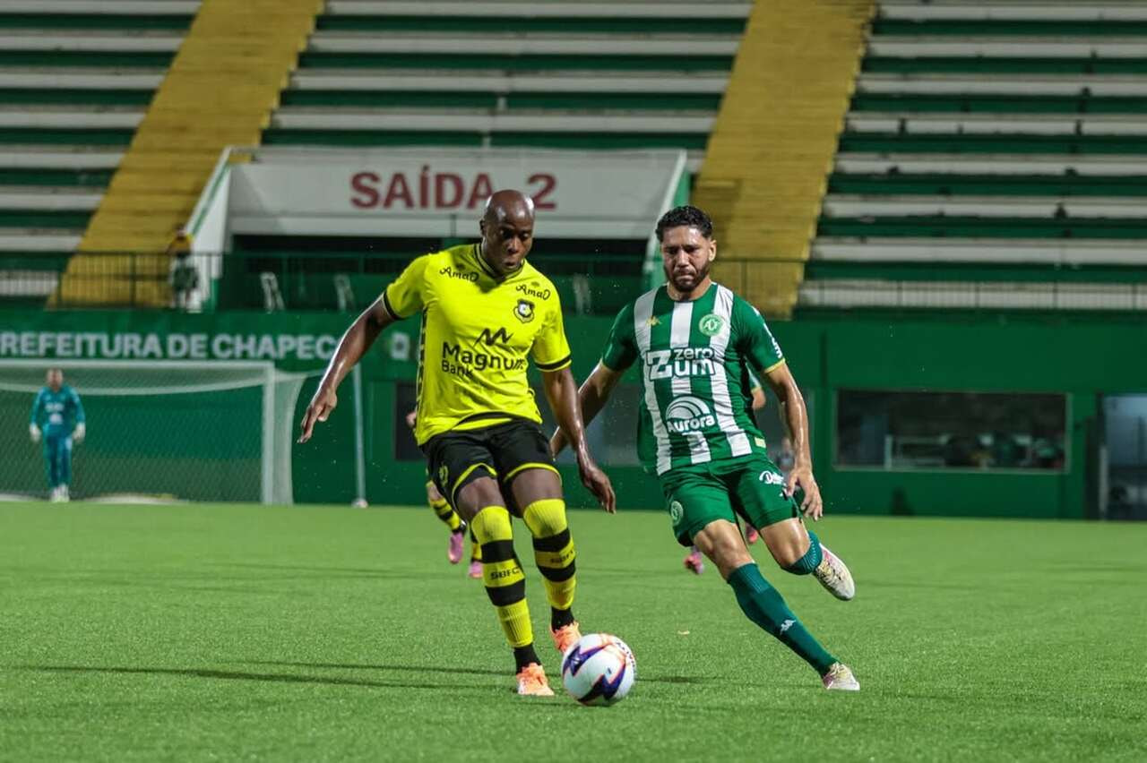 Imagem da noticia Gol de pênalti no acréscimos dá a vitória à Chapecoense na Sul-Sudeste