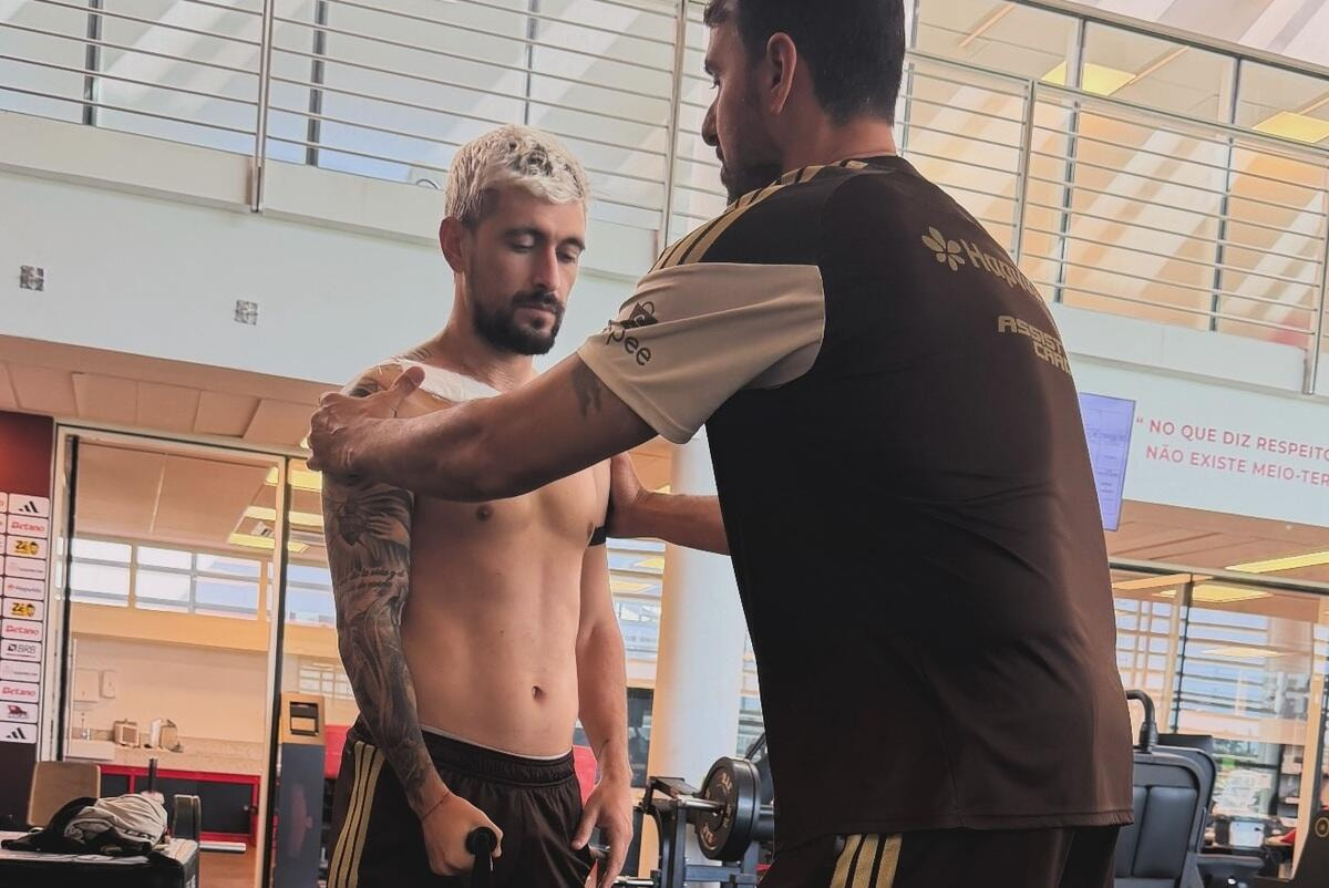 Imagem da noticia Desfalque no Flamengo, Arrascaeta inicia fisioterapia no CT