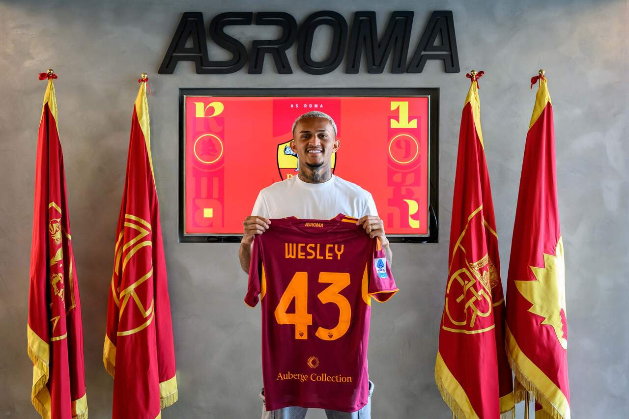 Imagem da noticia Roma anuncia a contratação do lateral-direito Wesley, ex-Flamengo