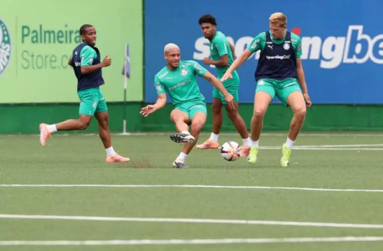 Imagem da noticia Pressionado, Palmeiras deve escalar força máxima no clássico com o São Paulo