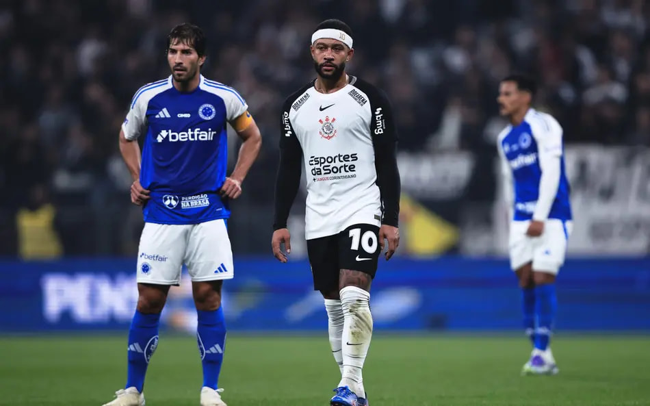 Imagem da noticia CBF divulga áudio do VAR em gol de Memphis Depay sobre o Cruzeiro