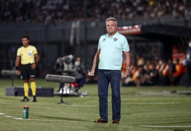 Imagem da noticia Abel Braga lamenta eliminação do Fluminense: "Estamos desolados"