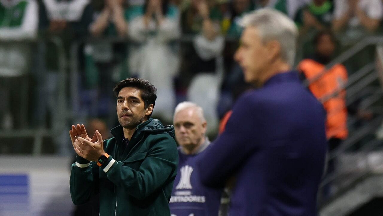 Imagem da noticia Abel Ferreira revela mágoa com torcida, mas demonstra desejo de seguir no Palmeiras