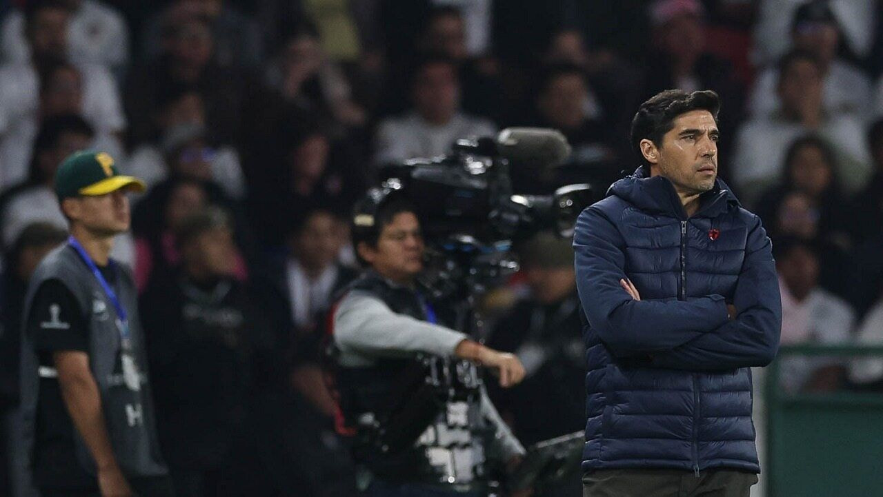 Imagem da noticia Abel Ferreira reconhece superioridade da LDU e confia na reação do Palmeiras: "90 minutos é muito tempo"