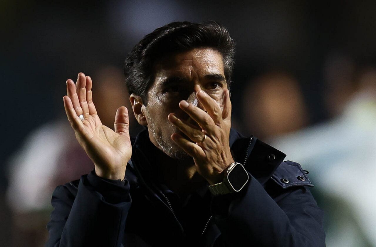Imagem da noticia Abel dispara após críticas ao time: "Deve ser muito chato não ser torcedor do Palmeiras"