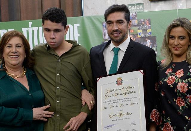 Imagem da noticia Emocionado, Abel Ferreira recebe título de cidadão paulistano: "Mais um de vós"