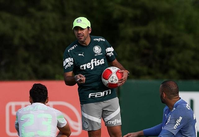 Imagem da noticia Abel celebra renovação com o Palmeiras: "Estou num clube com projeto"