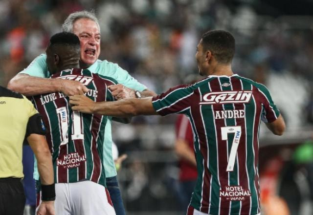 Imagem da noticia Abel Braga exalta torcida do Fluminense após "falha bizarra" de Fábio