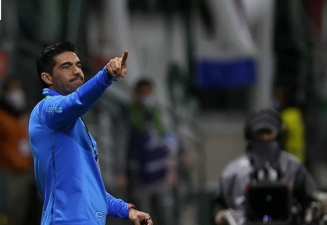 Imagem da noticia Abel comemora fim de "maldição" dos pênaltis no Palmeiras: "Tinha que ser hoje"