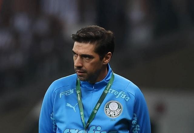 Imagem da noticia Abel revela admiração por técnicos brasileiros: "Fazem milagres"