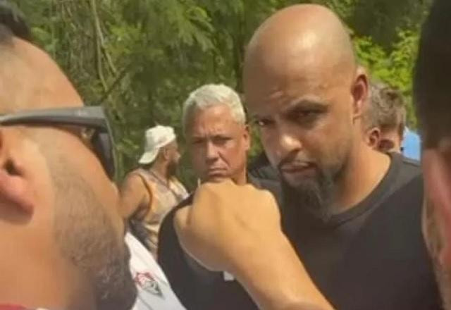 Imagem da noticia Acabou o amor? Torcedores do Fluminense cobram atletas na porta do CT