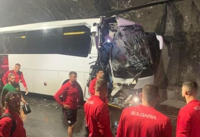 Imagem da noticia Seleção da Bulgária sofre acidente de ônibus, e atleta passa por cirurgia