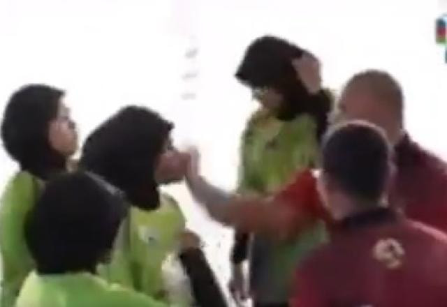 Imagem da noticia Adolescentes de time de vôlei são agredidas por técnico durante jogo na Malásia