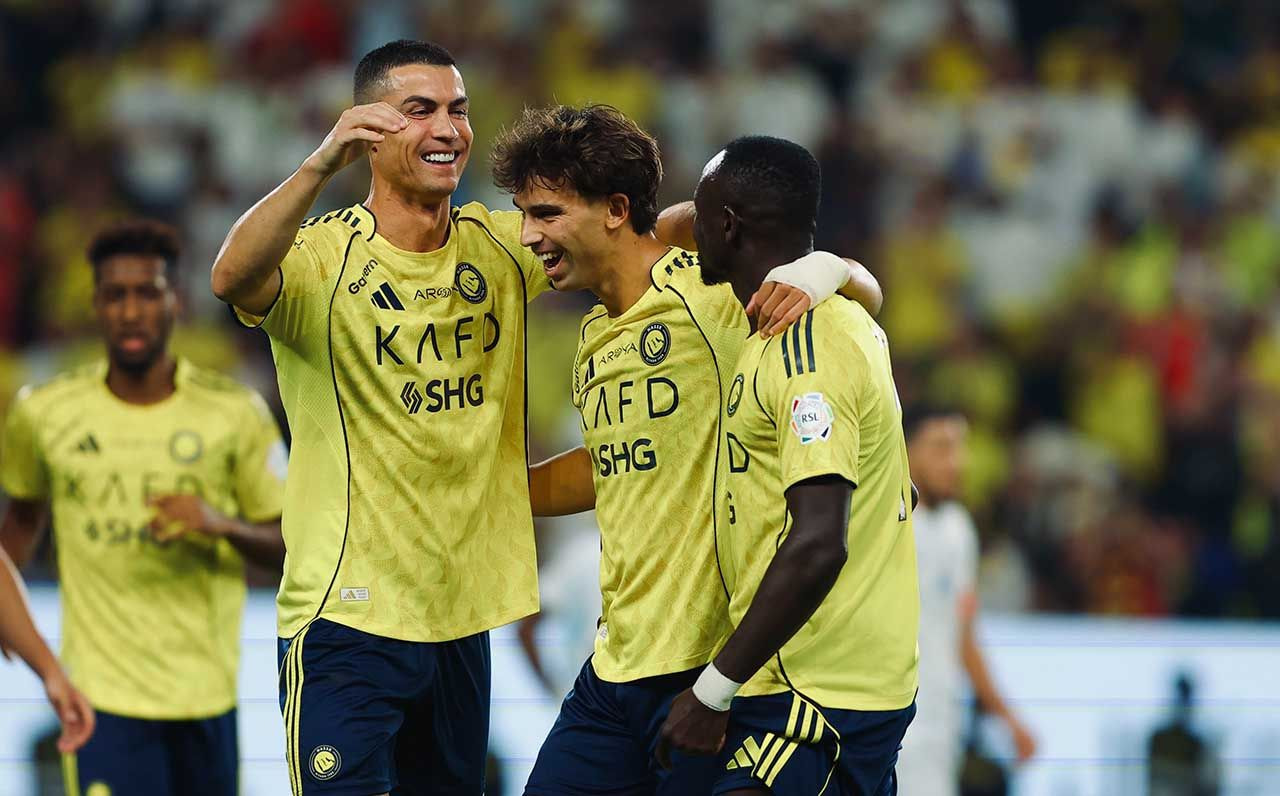 Imagem da noticia Cristiano Ronaldo faz pintura pelo Al-Nassr e chega mais perto do milésimo gol