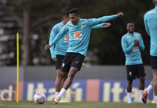 Imagem da noticia Alex Sandro aponta diferencial da seleção: "Todos se sentem titulares"