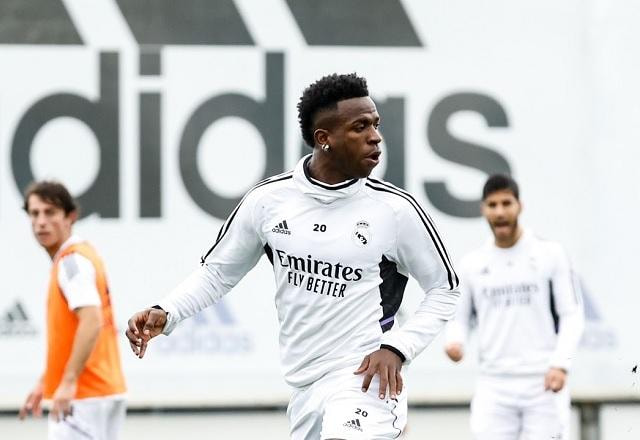 Imagem da noticia Ancelotti defende Vini Jr: "Dizem que é um provocador, mas a verdade é outra"
