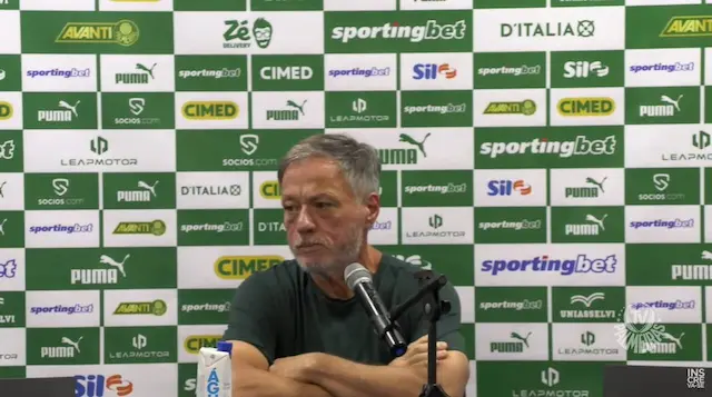 Barros detona arbitragem após gol anulado e cobra "providências urgentes" Barros detona arbitragem após gol anulado e cobra "providências urgentes"