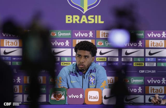 Andrey Santos se vê mais maduro na seleção: ''Criei uma casca'' Andrey Santos se vê mais maduro na seleção: ''Criei uma casca''