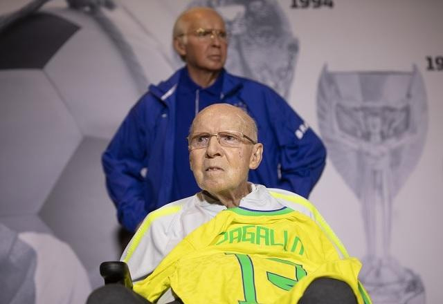 Imagem da noticia Aos 91 anos, Zagallo é homenageado com estátua de cera no Museu da Seleção