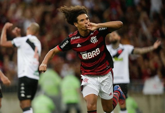 Imagem da noticia Arão elogia torcida do Flamengo em decisão do Carioca: "Dominou os 180 minutos"