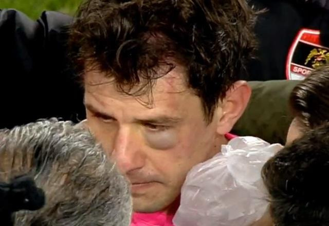 Imagem da noticia Vídeo: presidente de equipe turca invade campo e agride árbitro