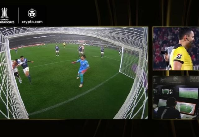 Imagem da noticia VAR repete gol do River 35 vezes para convencer árbitro de toque de mão