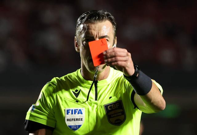 Imagem da noticia Arena SBT destaca rodada do Brasileirão e título do City na Champions