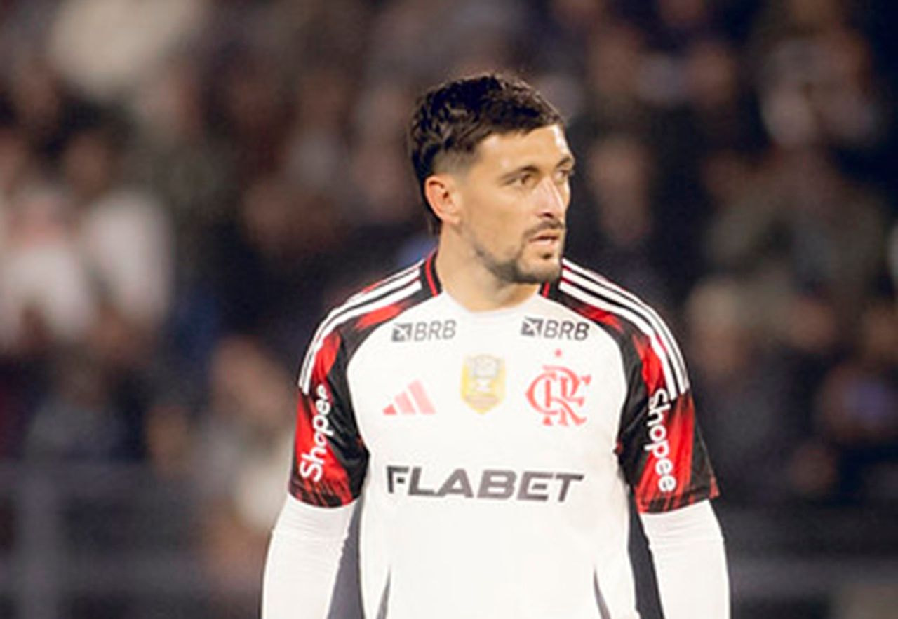 Imagem da noticia Arrascaeta fala sobre polêmica entre Luiz Runco e De la Cruz: "Difícil estar focado no campo"