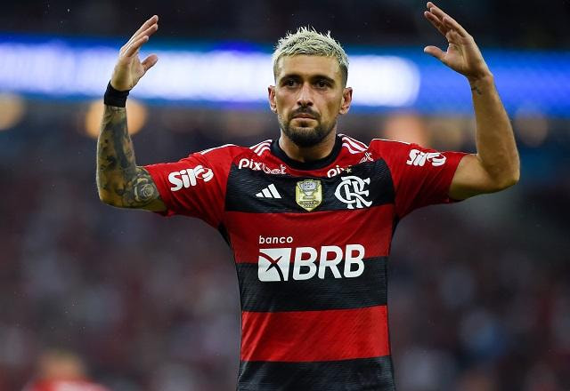 Imagem da noticia Flamengo bate Grêmio e larga na frente na semifinal da Copa do Brasil