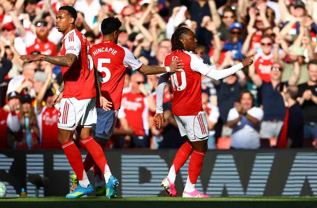 Arsenal vence Newcastle e recupera liderança do Inglês Arsenal vence Newcastle e recupera liderança do Inglês