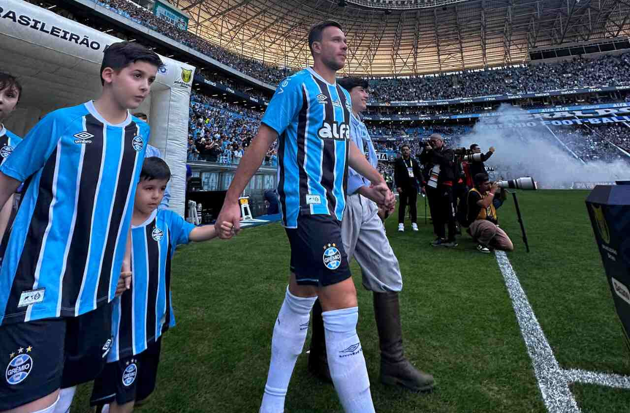Imagem da noticia Arthur lamenta derrota do Grêmio em sua reestreia: ''Decepcionado''