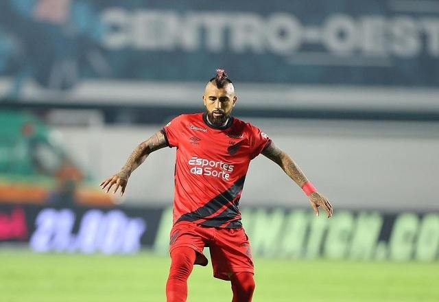 Imagem da noticia Vidal torce pelo Boca na Libertadores e diz que jogaria na equipe argentina