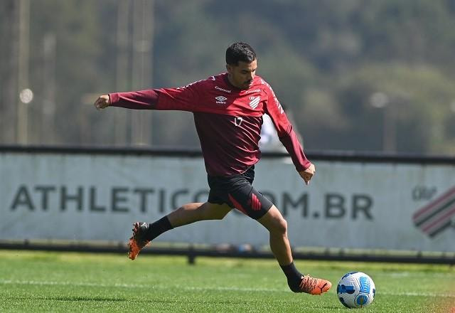 Imagem da noticia Athletico-PR x Estudiantes: onde assistir, escalações e desfalques