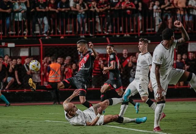 Imagem da noticia Corinthians x Atlético-GO: onde assistir, escalações e desfalques