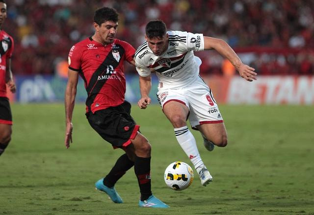 Imagem da noticia Atlético-GO x São Paulo: onde assistir, escalações e desfalques