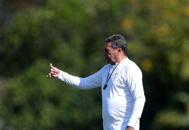 Imagem da noticia Bahia x Corinthians: onde assistir, escalações e desfalques