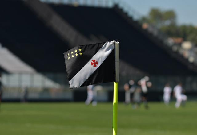 Imagem da noticia Vasco anuncia pacote de reforços com três atacantes e um lateral