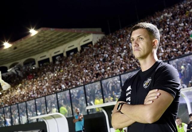 Imagem da noticia Barbieri eleva moral do Vasco contra Flamengo: "Têm mais respeito por nós"