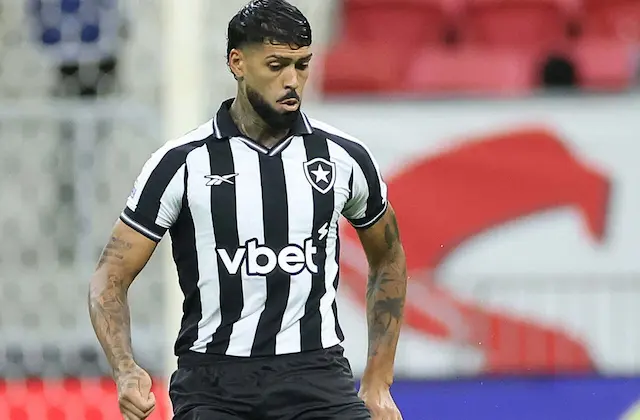 Próximo de trocar Botafogo por Palmeiras, Barboza rebate críticas Próximo de trocar Botafogo por Palmeiras, Barboza rebate críticas