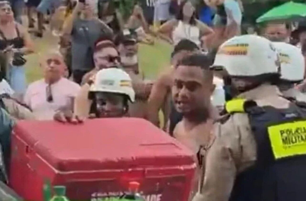 Imagem da noticia Ex-jogador de Cruzeiro e Vitória é preso em bloco de carnaval