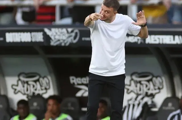 Anselmi vê evolução no Botafogo após clássicos: "É a equipe que quero" Anselmi vê evolução no Botafogo após clássicos: "É a equipe que quero"