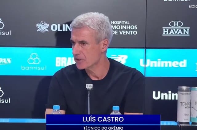 "Falta uma segunda parte", afirma Luís Castro após goleada do Grêmio "Falta uma segunda parte", afirma Luís Castro após goleada do Grêmio