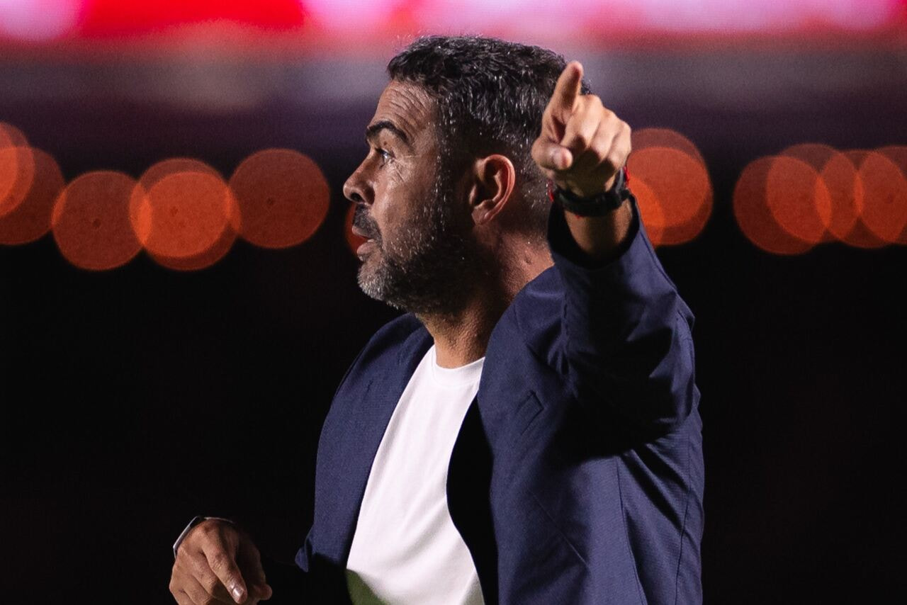 Imagem da noticia Artur Jorge aponta inconsistência defensiva em goleada, mas não poupa ataque do Cruzeiro