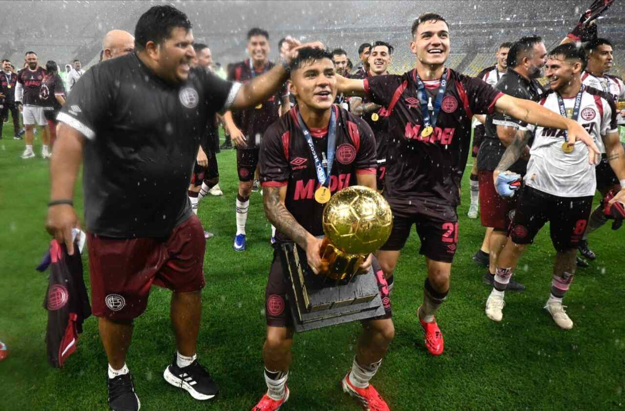 Imagem da noticia Lanús provoca Flamengo e Paquetá após título da Recopa