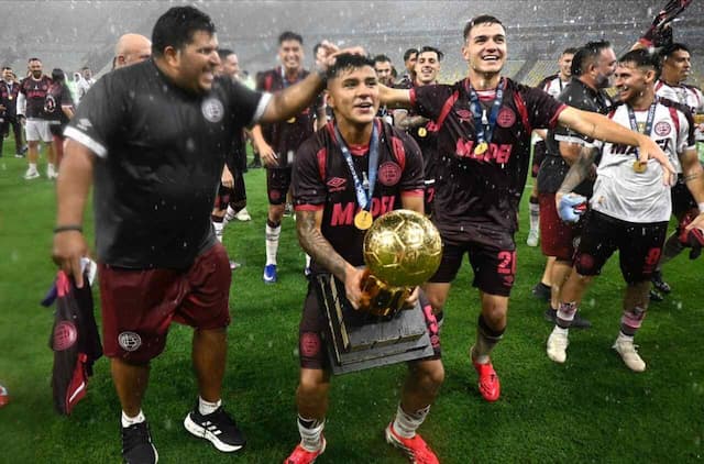 Lanús provoca Flamengo e Paquetá após título da Recopa Lanús provoca Flamengo e Paquetá após título da Recopa