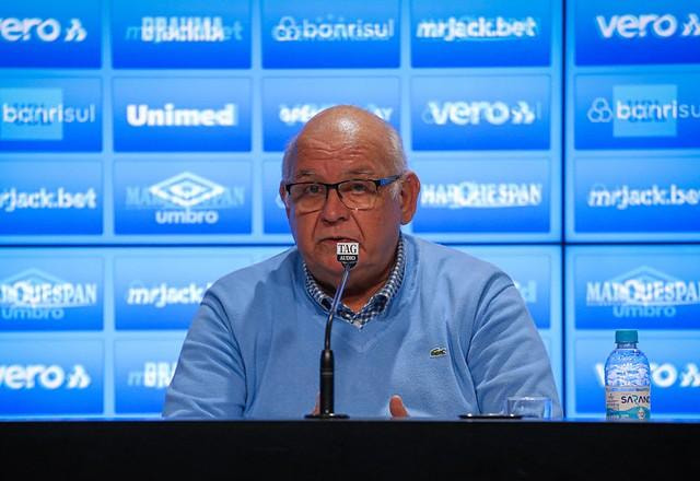 Imagem da noticia Presidente do Grêmio explica retorno de Renato: "É um agregador"