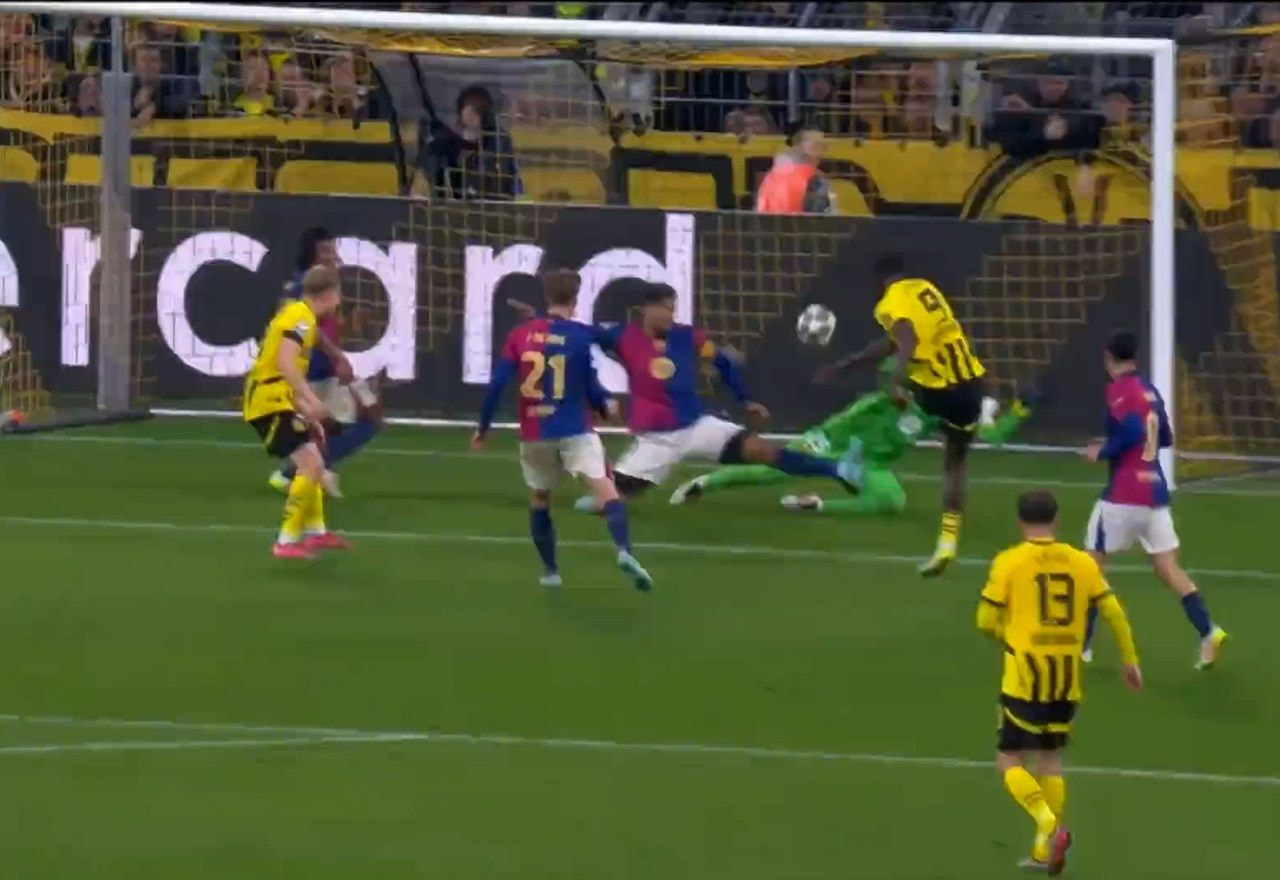 Imagem da noticia Hat-trick! Guirassy marca terceiro na partida e mantém Borussia Dortmund com esperança