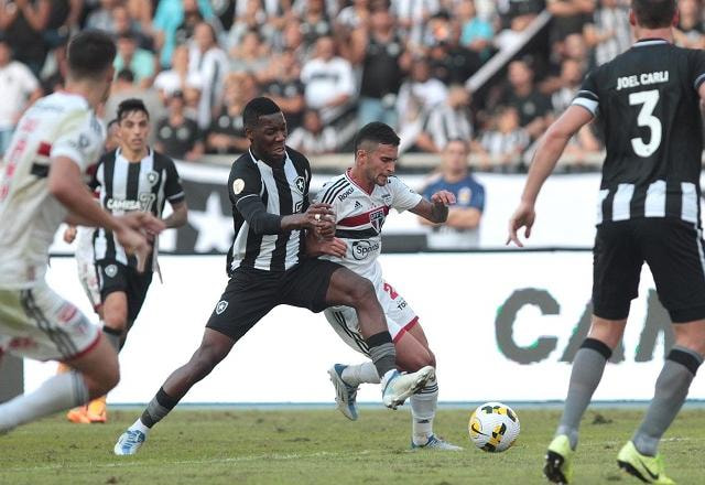 Imagem da noticia Botafogo vence, sai da zona de rebaixamento e deixa São Paulo fora do G4